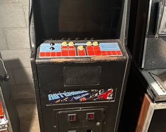 This is a vintage ATARI ASTEROIDS DELUXE ARCADE MACHINE! Great early version!
