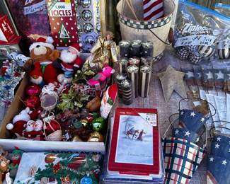 Some nice vintage ornaments and decorations! To the right are some great 4th of July decorations! 