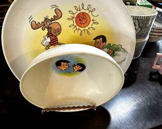 Hey Rocky! Great 2 piece Bullwinkle Set! 