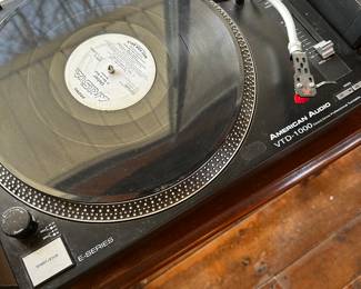 A nice DJ set up! Two turntables, two speakers and a receiver. ALL five pieces sold as a set for one price! Table is INCLUDED! All work! 