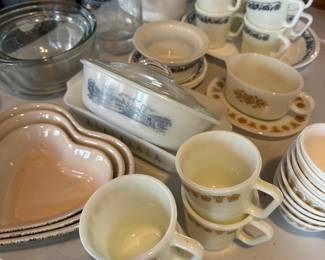 A table FULL of Vintage Pyrex! 