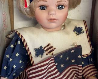 We have started moving stuff around and taking a peek into the dozens of totes/boxes waiting for us! Here are a few pics of the excellent treasures you can expect from this fantastic Fostoria estate sale!