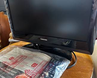 We have started moving stuff around and taking a peek into the dozens of totes/boxes waiting for us! Here are a few pics of the excellent treasures you can expect from this fantastic Fostoria estate sale!