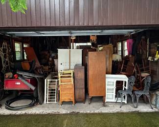 We have started moving stuff around and taking a peek into the dozens of totes/boxes waiting for us! Here are a few pics of the excellent treasures you can expect from this fantastic Fostoria estate sale!