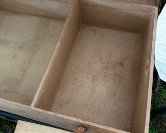 This blue steamer trunk is in excellent condition with all inserts! 