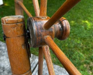 Great old spinning wheel! 