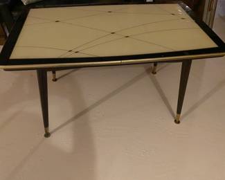 THE COOLEST MID CENTURY GLASS TOP COFFEE TABLE WITH EXPANDING SIDES!!