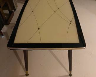 THE COOLEST MID CENTURY GLASS TOP COFFEE TABLE WITH EXPANDING SIDES!!