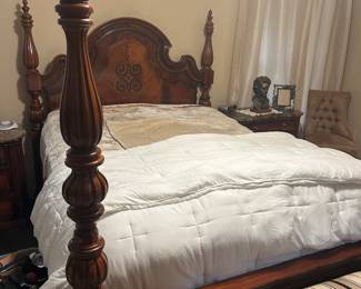 ORNATE QUEEN SIZE BED