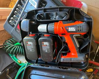 LARGE AMOUNT OF POWER TOOLS AND HAND TOOLS