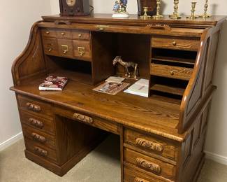 Antique roll top desk 