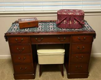 Sewing table 