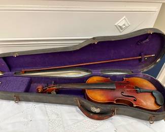 antique violin (needs repair)