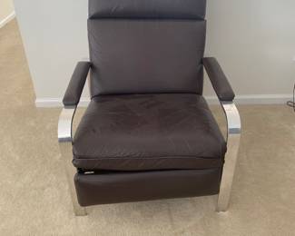 MODERN LEATHER AND CHROME CHAIR