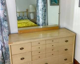 Mid Century Broyhill Mirrored Dresser 