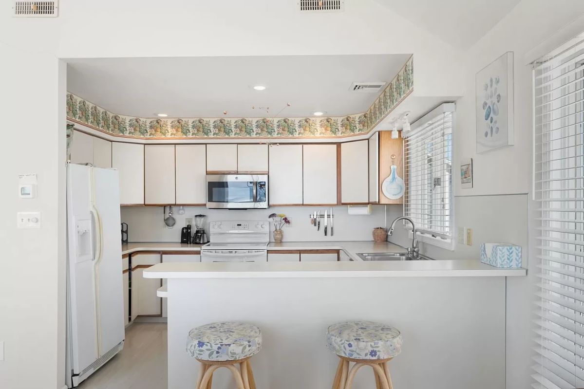 Avalon 25th St. Contents & Demolition Sale starts on 4/19/2024