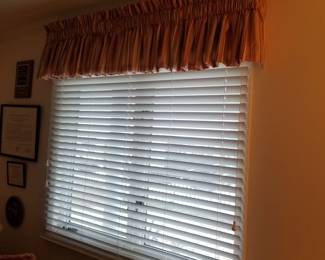 Window blinds & window treatments