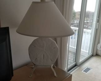 Sand dollar table lamp