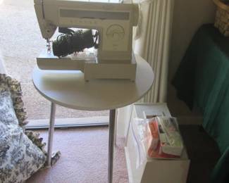 Singer Sewing Machine in Case, Stylist #533