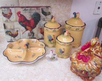 Rooster-Themed Kitchen Decor