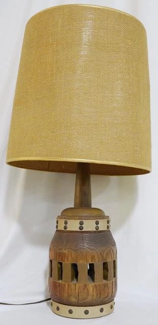 4025 - Vintage wheel hub 29" table lamp
