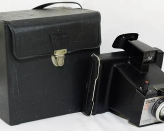 4088 - Polaroid Square Shooter 2 camera & case case 7.5 x 7.5 x 6
