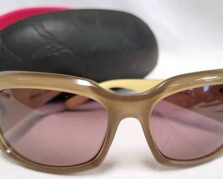 305 - Vintage Franco Sarto Women's Sunglasses w/ hard case
