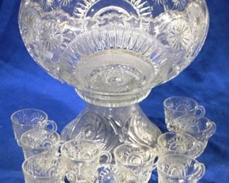 7346 - Glass Punch Bowl w/Stand + 10 Cups 13.5 x 13.25
