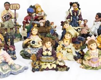 4142 - Assorted "Yesterday's Child" figures

