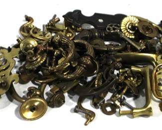 7509 - Lot of Assorted Brass Hardware
