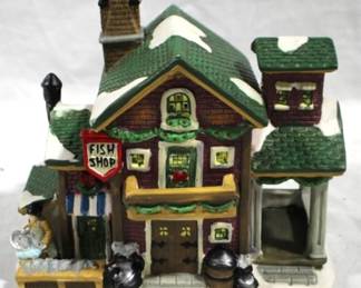 7423 - Fish Shop Lighted House 7.5" x 5" x 6"

