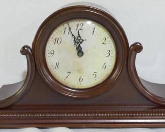3233 - Loricron Mantel Clock 9x15.5x5.5
