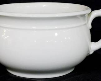 4220 - John Maddock & Sons chamber pot, 5.5x9
