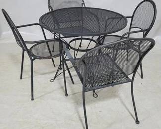 8125 - Outdoor metal wire table & 4 chairs

