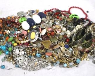 968 - Lot of Assorted Costume Jewelry
