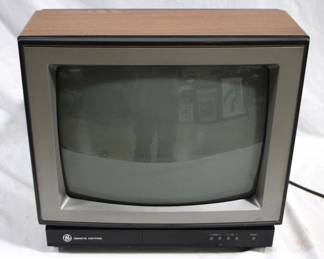 7709 - General Electric 13" TV
