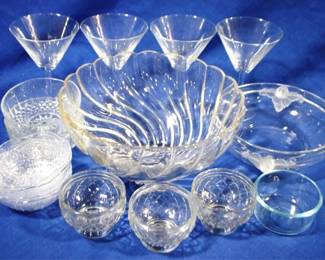 7694 - Lot of Assorted Glass Items
