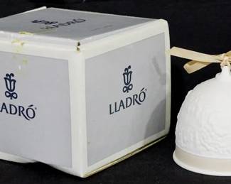 4012 - Lladro Christmas bell ornament with box 3.5"
