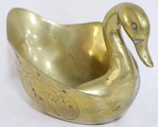 4037 - Brass swan bowl, 6 x 9 x 5.5
