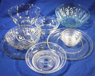 7686 - Lot of Assorted Glass Items
