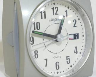 3232 - Seth Thomas Alarm Clock 3x3x1.5
