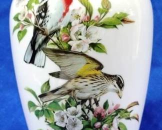 7605 - Danbury Mint Kaiser Vase Rose Breasted Grossbeaks 11" w/Stand Signed & Numbered
