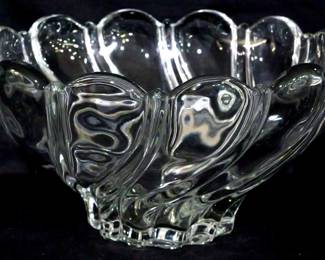4052 - Swirl glass fruit bowl, 5 x 10
