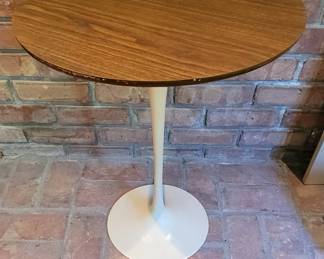 VINTAGE KNOLL END TABLE