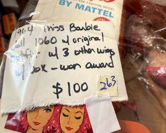 #263 1964 Miss Barbie doll 1060 w/ original outfit w 3 other wigs in box won award $100.00