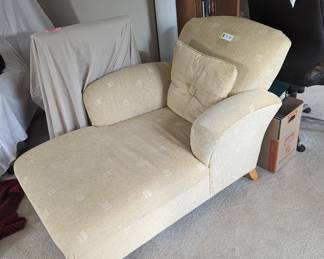 Chaise lounge is in wonderful condition. Comfortable, quality piece. 