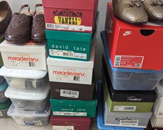 Size 13 Narrow, David Tate, Magdesians, Munro, Vaneli, Trotters. Most are brand new. 