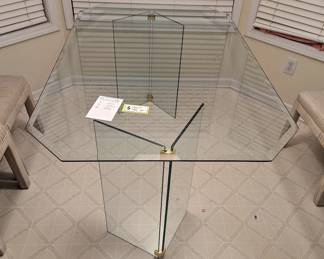 Beautiful, high quality glass dining table. No scratches, chips nor other flaws.