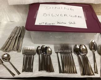 FTM212 WM Rogers Stainless Steel Flatware Set In Storage Bin
