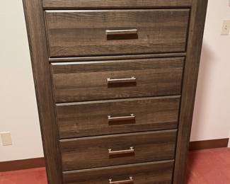 FTM038 Tall Dresser